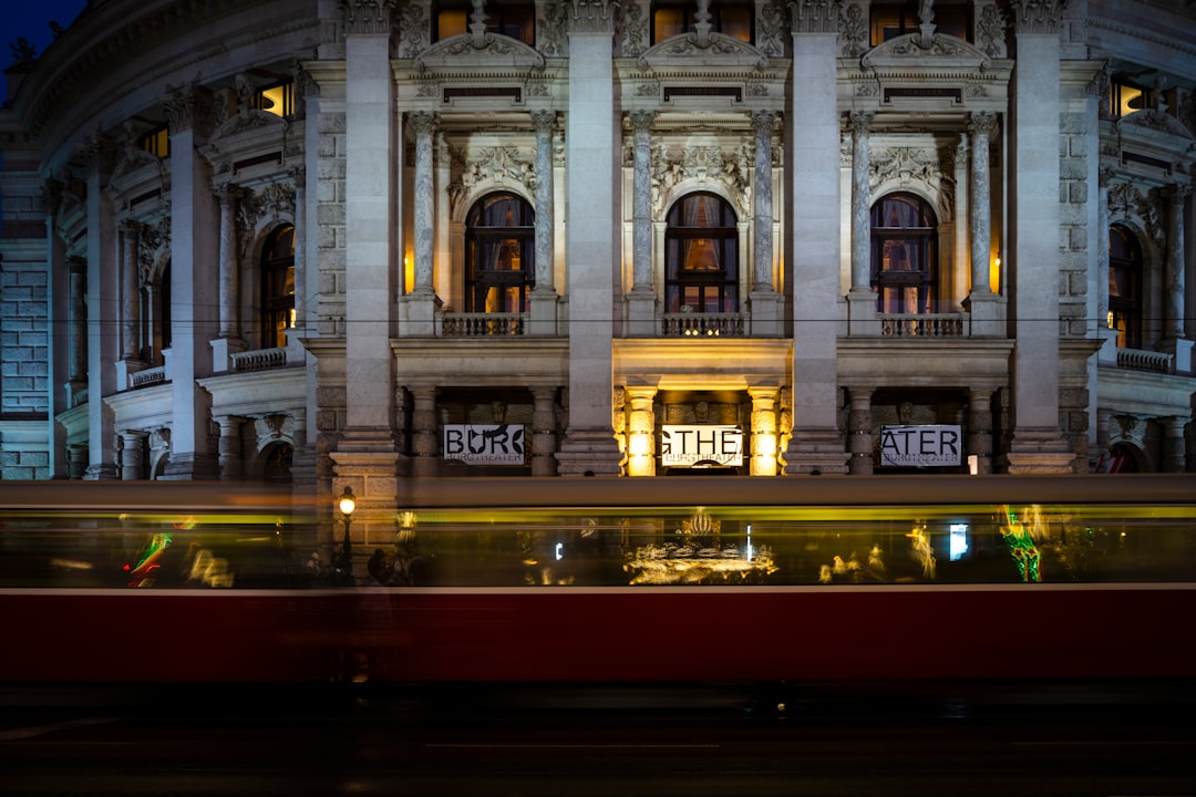 Le migliori app viaggio 2026 a Vienna: scopri Secret World - Vienna | Secret World Trip Planner