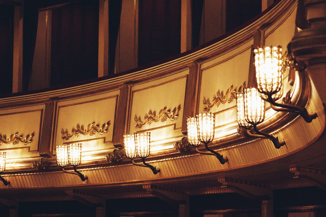 Teatro dell'Opera di Vienna: Un Capolavoro Culturale - Opernring 2 | Secret World Trip Planner