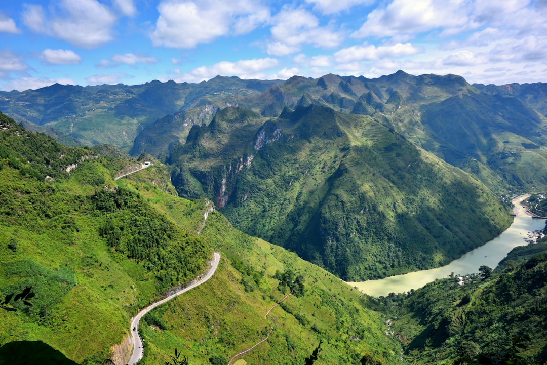 Discover the Magic of Mã Pí Lèng Pass in Vietnam