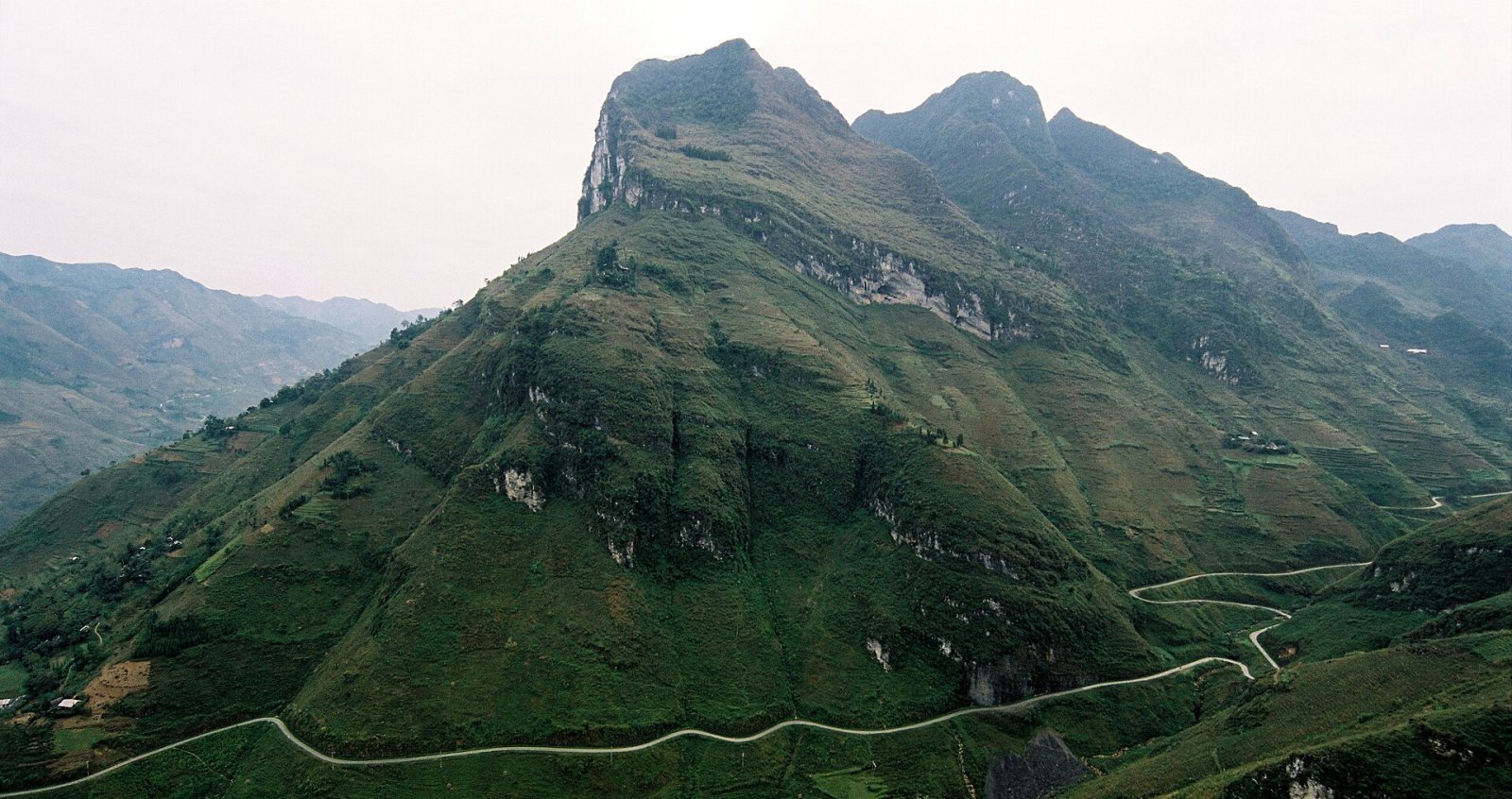 Entdecken Sie die Magie des Passo Mã Pí Lèng in Vietnam | Secret World Trip Planner