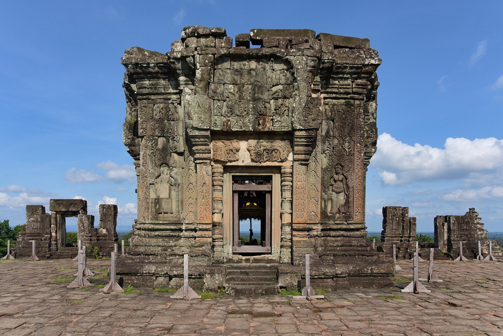 Entdecken Sie Phnom Bakheng: der Tempel zwischen Geschichte und Natur in Kambodscha