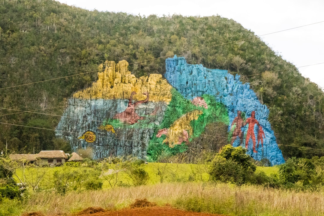 Entdecken Sie das Mural de la Prehistoria: ein Schatz Kubas - Vinales | Secret World Trip Planner