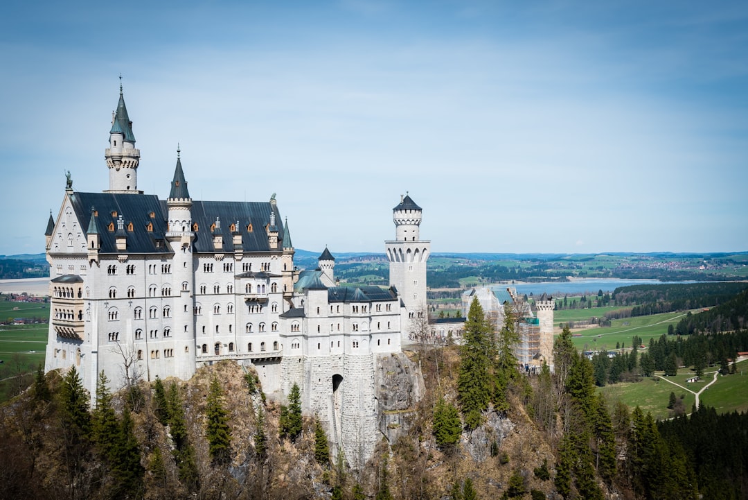 Entdecken Sie das Schloss Neuschwanstein: Ein bayerischer Traum - Schwangau | Secret World Trip Planner