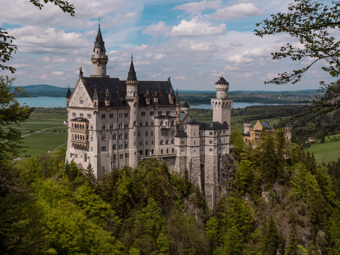 Entdecken Sie das Schloss Neuschwanstein: ein Juwel Bayerns - Schwangau | Secret World Trip Planner