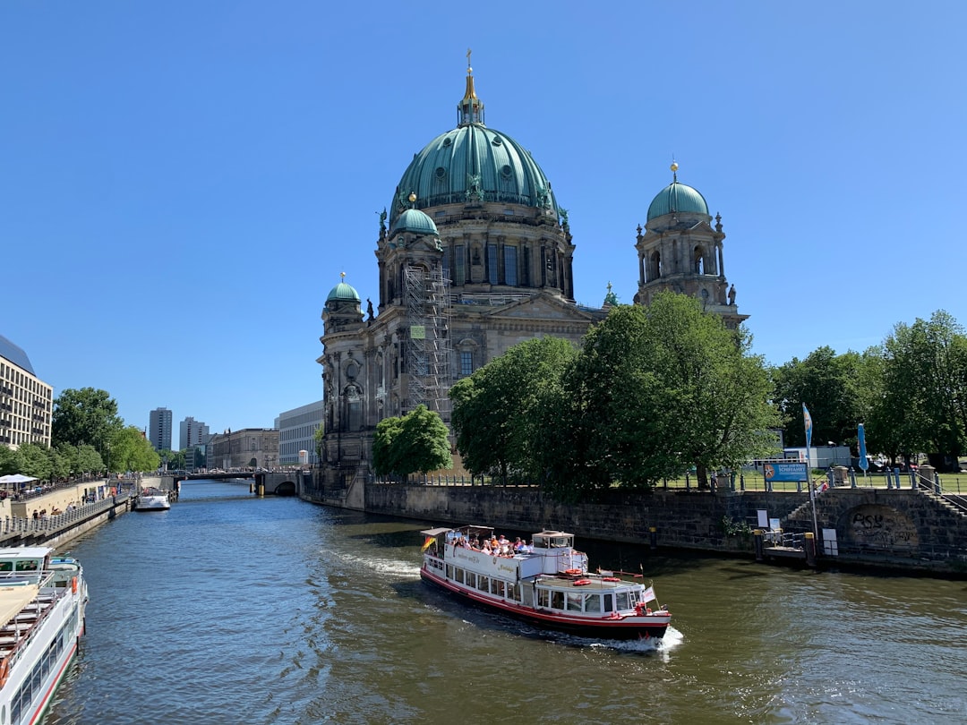 Scopri la Cattedrale di Berlino: un capolavoro di cultura e storia - Berlin | Secret World Trip Planner