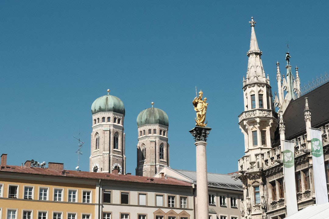 探索玛丽恩广场：慕尼黑的心脏 - München | Secret World Trip Planner