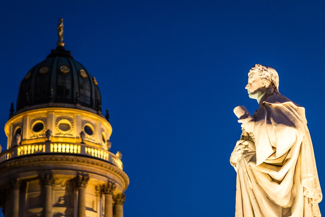Гендарменмаркт: культурное сердце Берлина - Berlin | Secret World Trip Planner