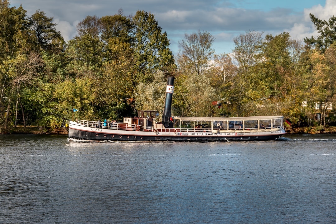 Scopri il Fascino Naturale di Wannsee a Berlino - Berlin | Secret World Trip Planner