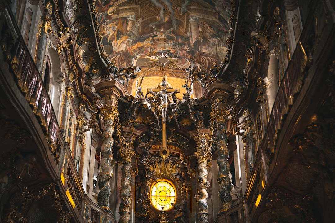 Descubra a Igreja de Asam em Munique: uma joia barroca - München | Secret World Trip Planner