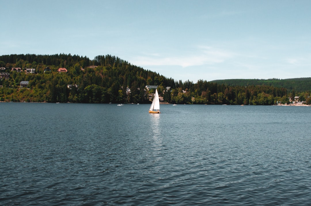 Scopri il Lago Titisee: un gioiello nel cuore della Foresta Nera — Lenzkirch