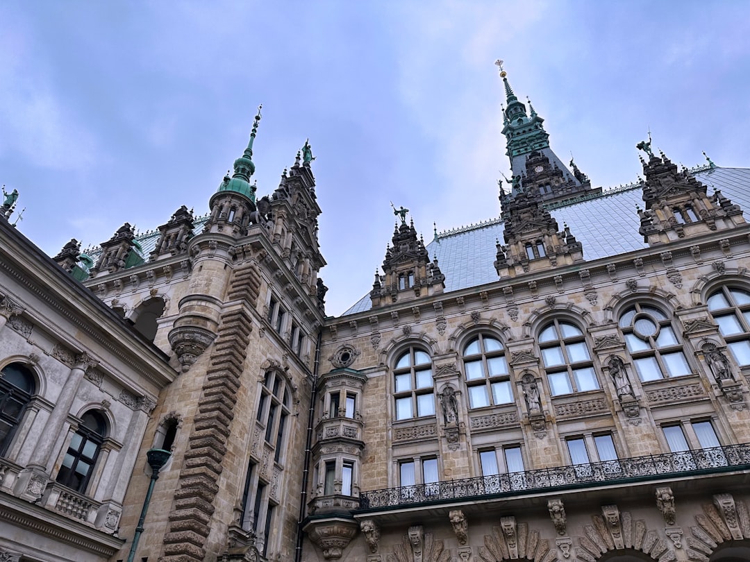 Entdecken Sie das Hamburger Rathaus: Geschichte und Schönheit der Hauptstadt Norddeutschlands - Hamburg | Secret World Trip Planner