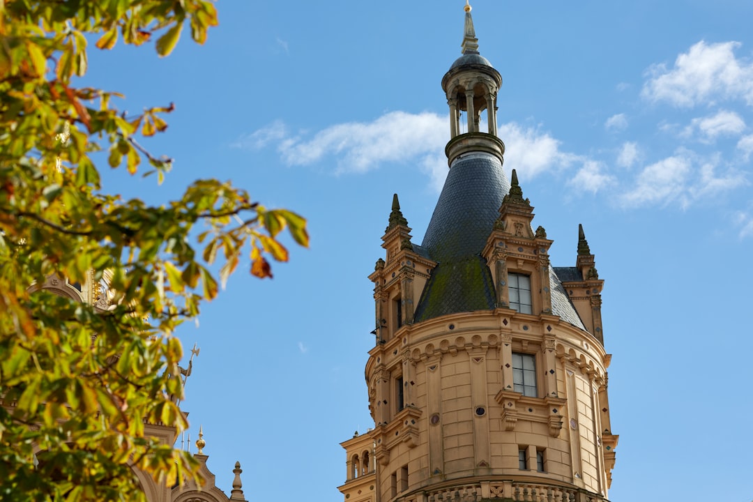 Entdecken Sie das Schloss Schwerin: ein Juwel der deutschen Geschichte - Schwerin | Secret World Trip Planner