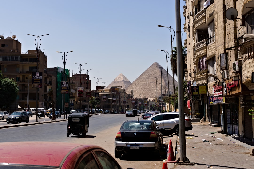 Entdecke Bab Al-Nasr: Das Tor des Sieges in Kairo - El-Gamaleya | Secret World Trip Planner