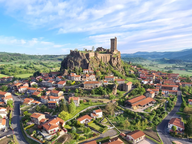 Entdecken Sie das Château de Polignac in Le Puy-en-Velay - Polignac | Secret World Trip Planner