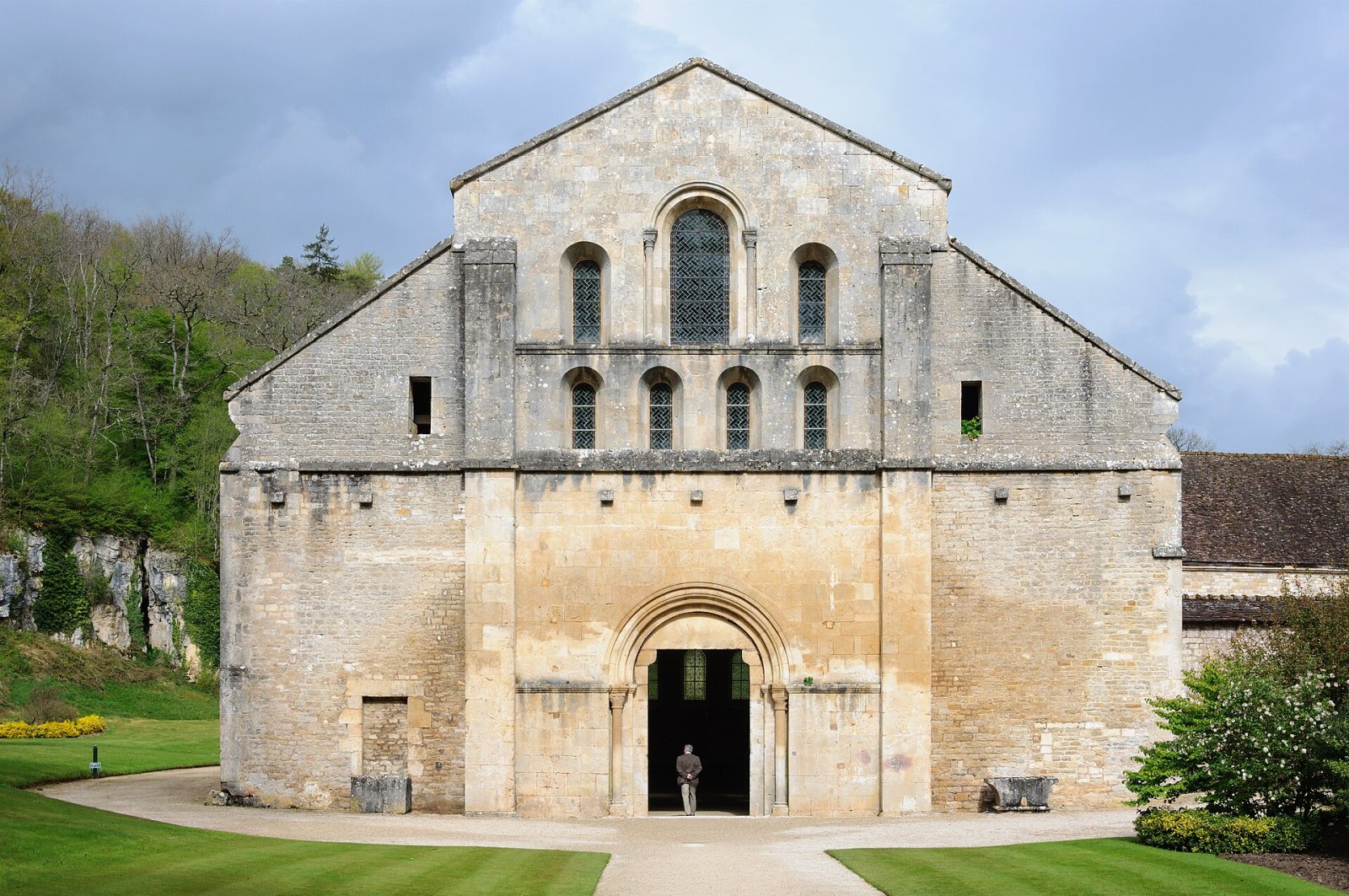 Entdecken Sie die Abbaye de Fontenay: ein Schatz der Burgund - Marmagne | Secret World Trip Planner