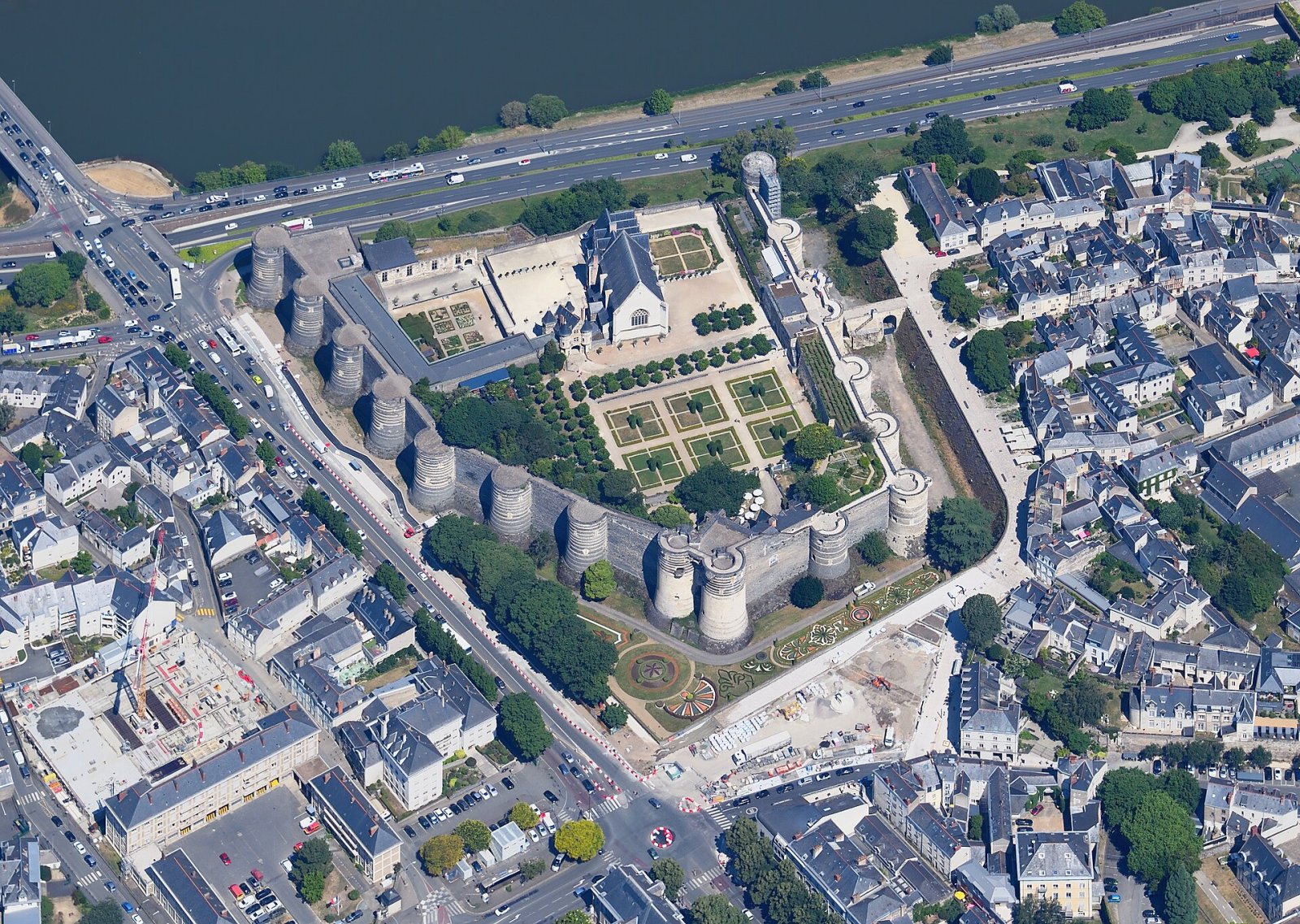 Entdecken Sie den Charme des Château d'Angers im Loiretal - Semblançay | Secret World Trip Planner