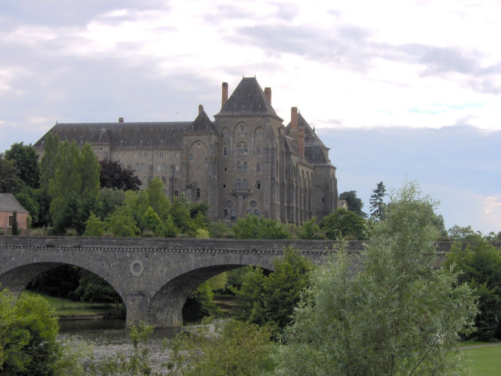 Entdecken Sie die Abbaye de Solesmes: ein Juwel der Pays de la Loire — Saint-Mars-d'Outillé