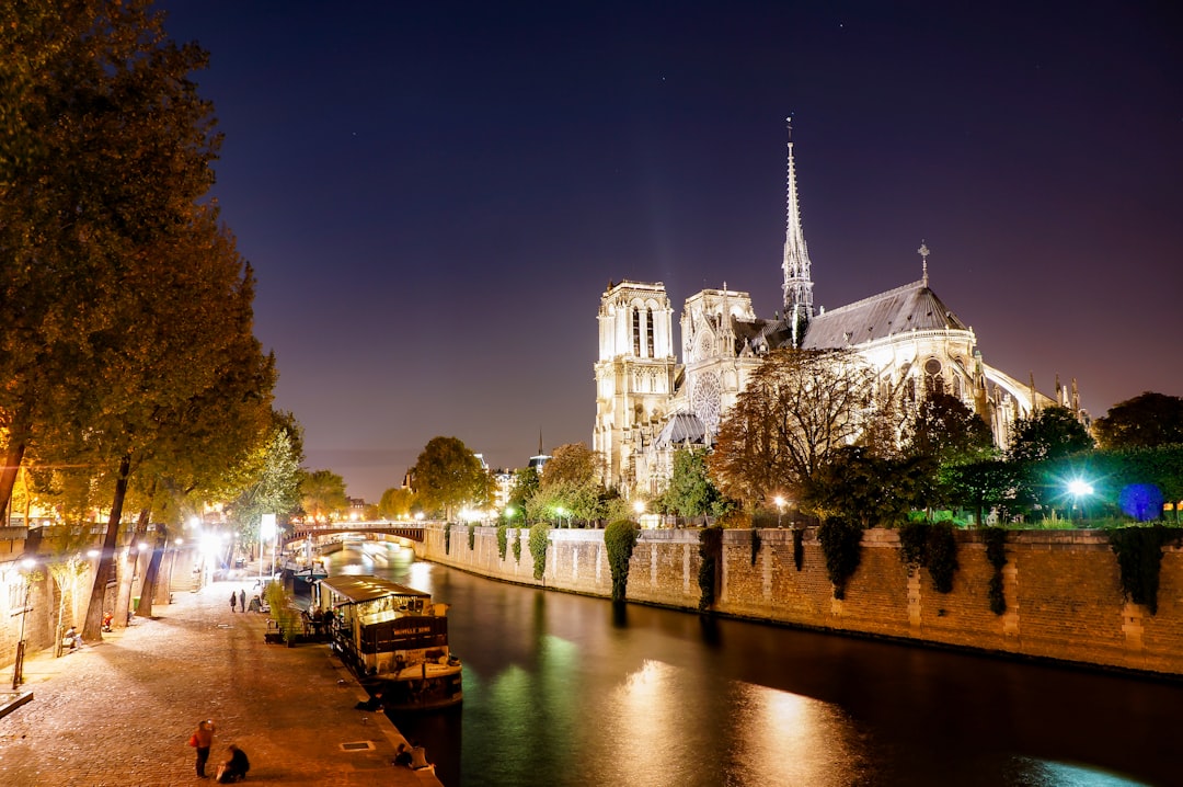 Entdecken Sie Notre-Dame de Paris: ein Meisterwerk der gotischen Architektur - Paris | Secret World Trip Planner