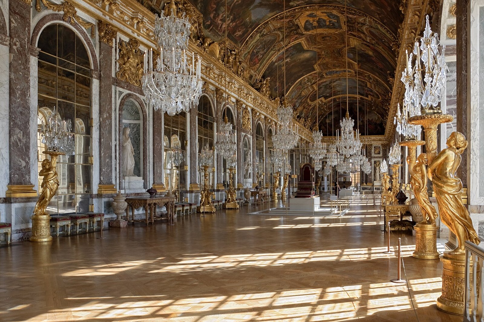 Scopri il Palazzo di Versailles: Storia e Bellezza senza Tempo — Versailles
