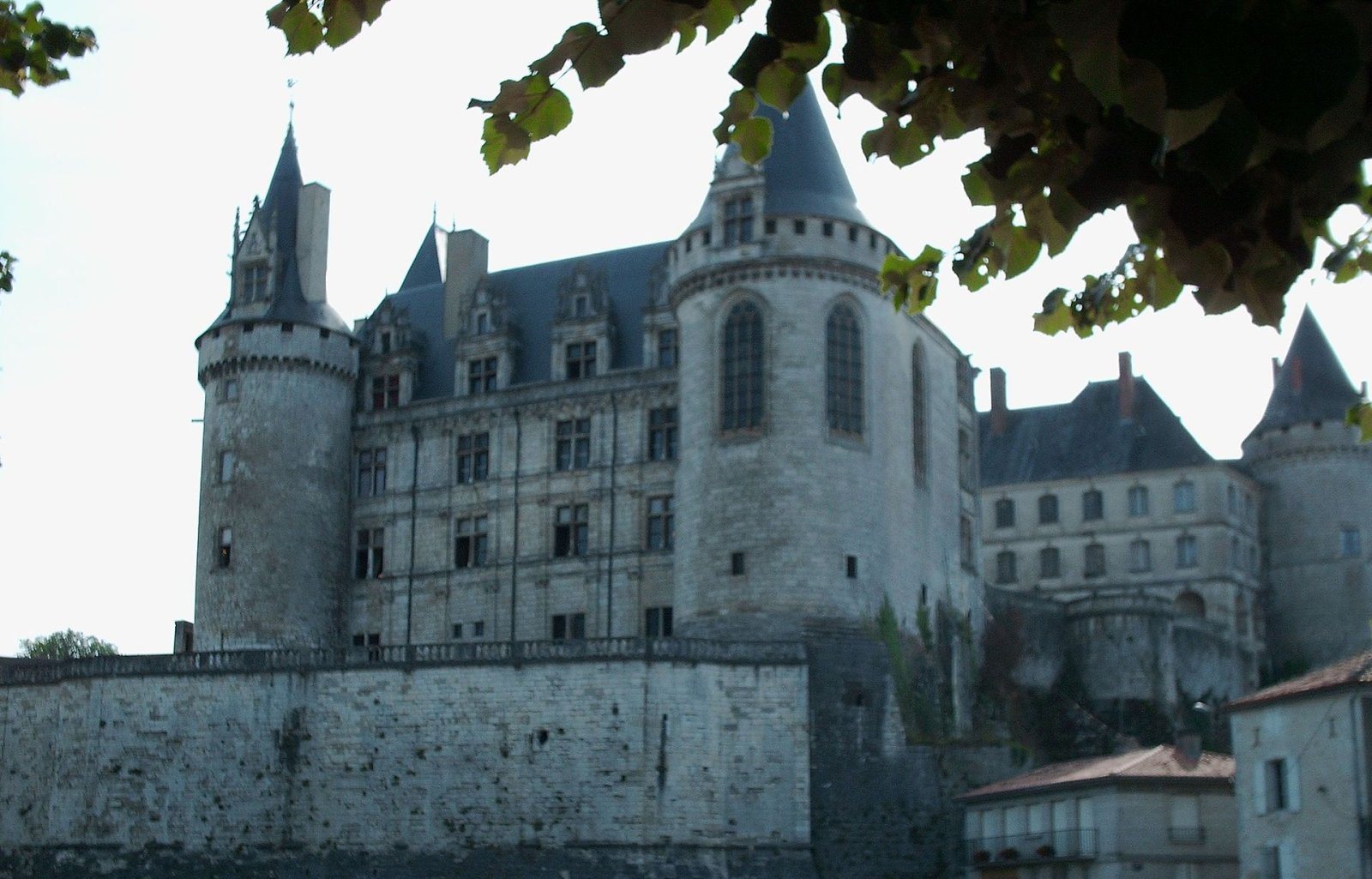 Château de La Rochefoucauld: Eine Reise in die Geschichte von Nouvelle-Aquitaine - La Rochefoucauld-en-Angoumois | Secret World Trip Planner