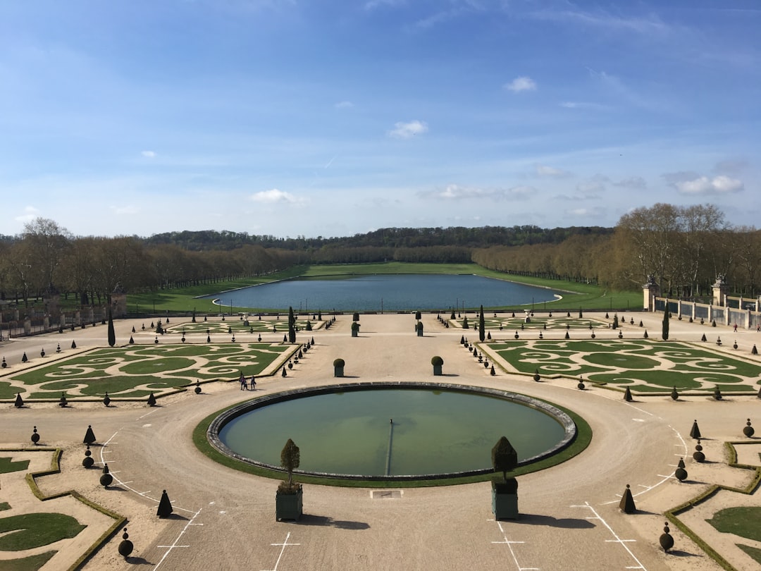 Entdecken Sie den Étang de Chèvreloup: ein Naturparadies in Versailles - Versailles | Secret World Trip Planner