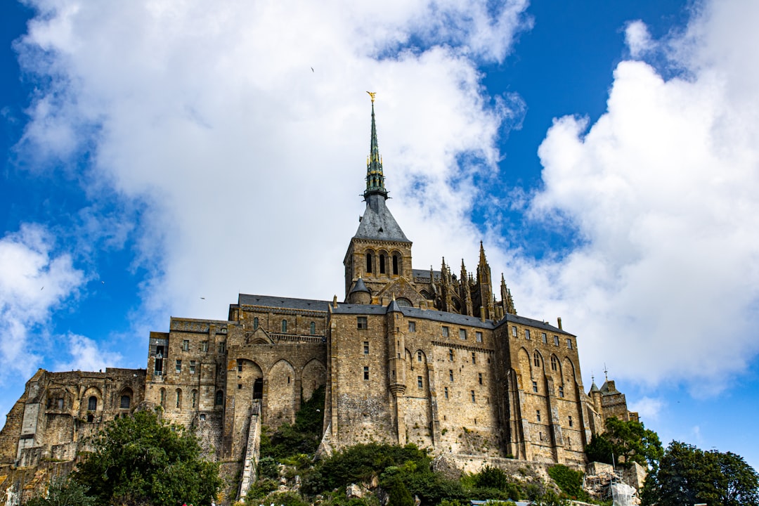 Scopri Mont Saint-Michel: un gioiello della Normandia - Nogent-le-Roi | Secret World Trip Planner