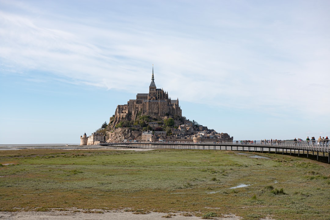 Entdecken Sie Mont Saint-Michel: ein Juwel der Normandie - Nogent-le-Roi | Secret World Trip Planner