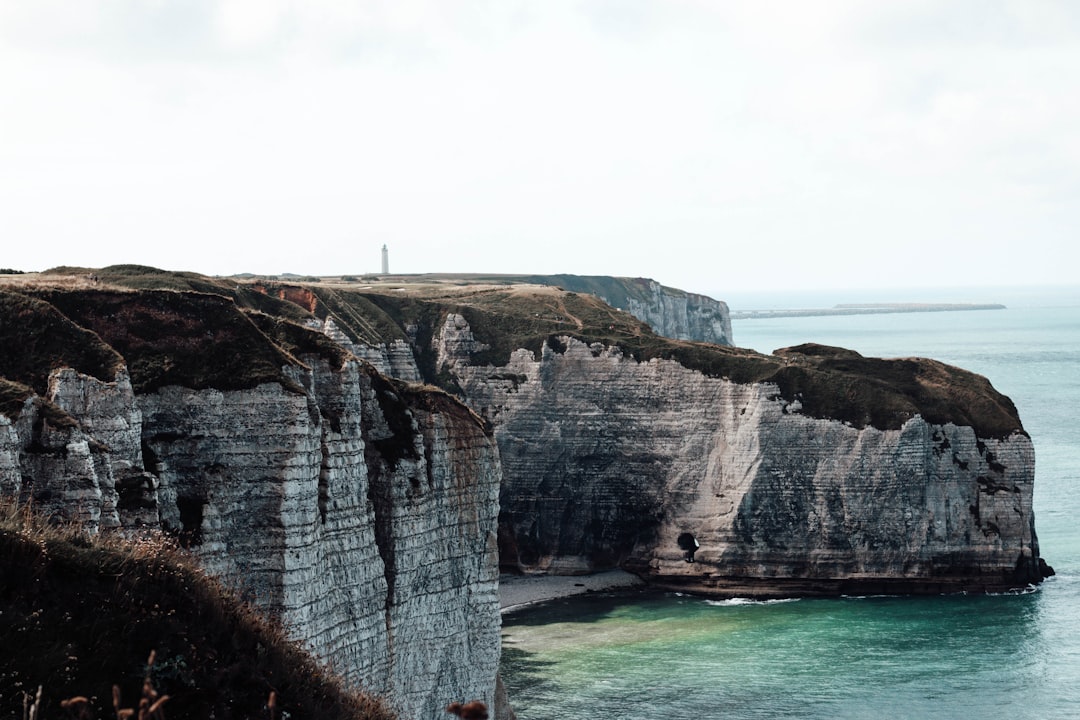Scopri Étretat: le scogliere mozzafiato della Normandia - Étretat | Secret World Trip Planner