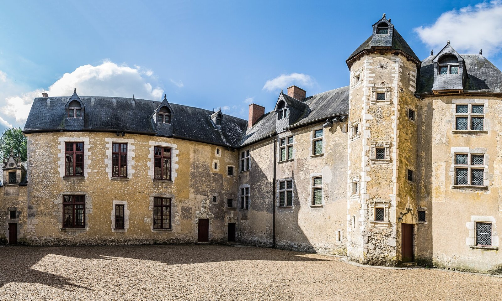 Discover the Charm of Château de Fougères in Brittany — Les Châtelliers-Notre-Dame