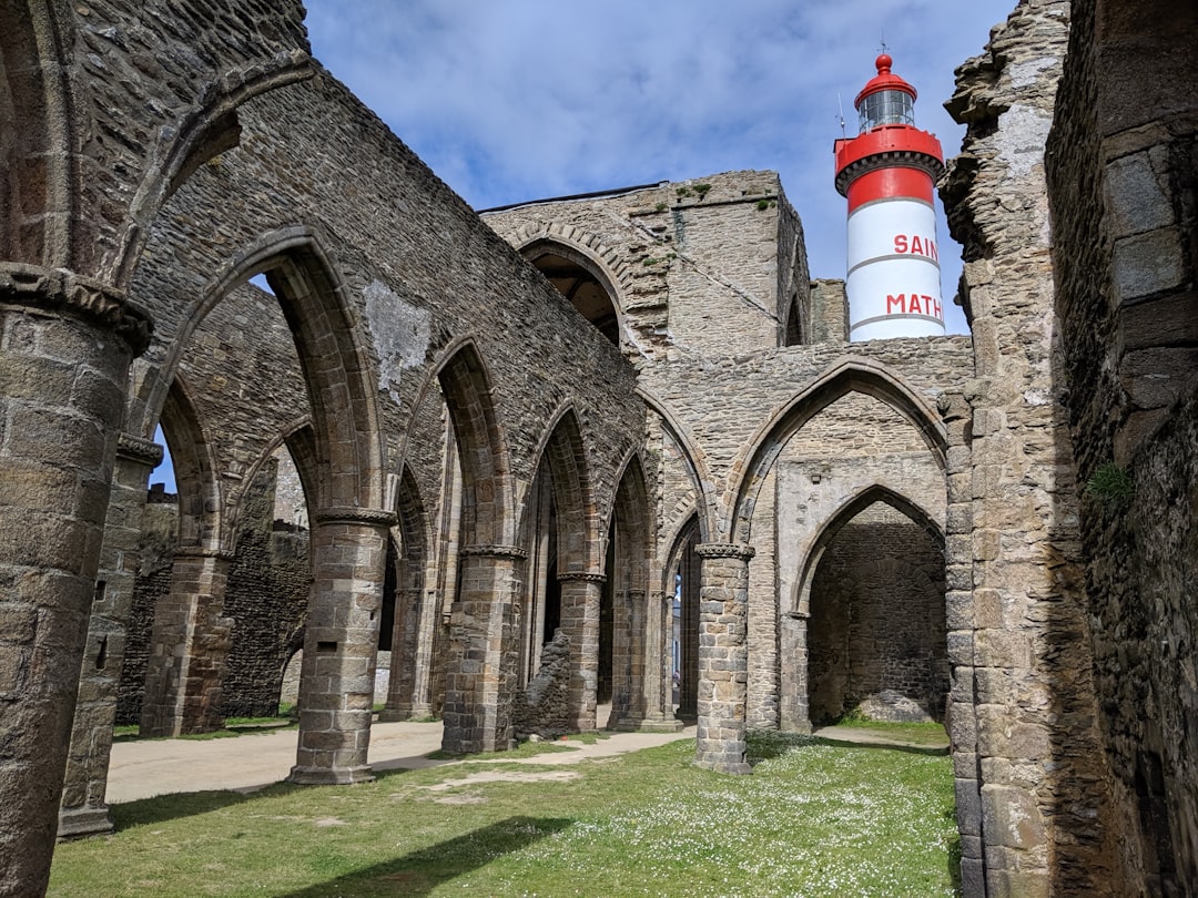 Entdecken Sie die Abbaye Saint-Mathieu: ein Schatz der Bretagne — Thil