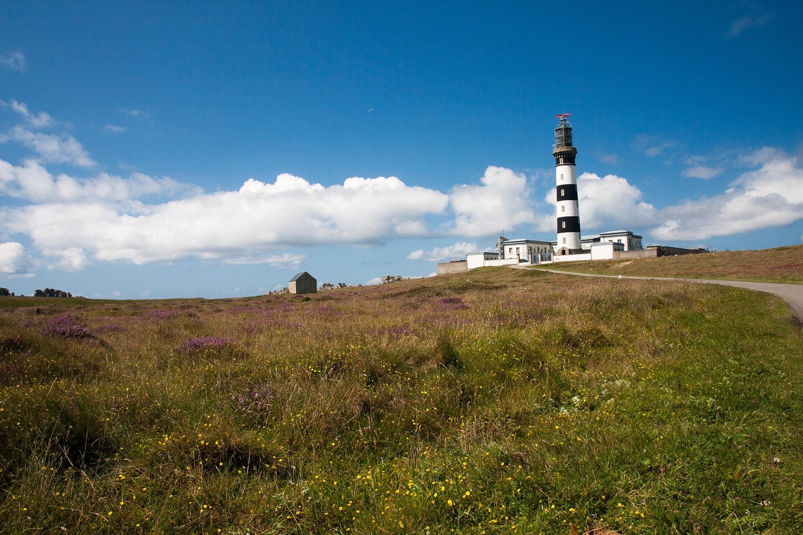 Entdecke den Leuchtturm von Créac'h: ein Juwel der Bretagne — Vecqueville