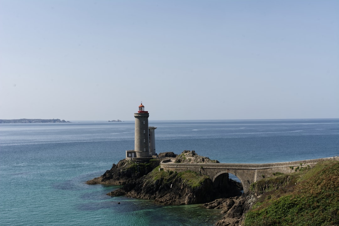 Entdecken Sie den Leuchtturm von Ailly in Varengeville-sur-Mer, Normandie — Sainte-Marguerite-sur-Mer
