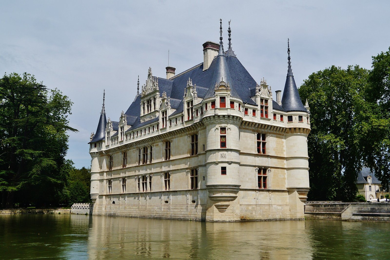 Entdecken Sie das Château d'Azay-le-Rideau: ein Juwel der Loire-Region - Azay-le-Rideau | Secret World Trip Planner