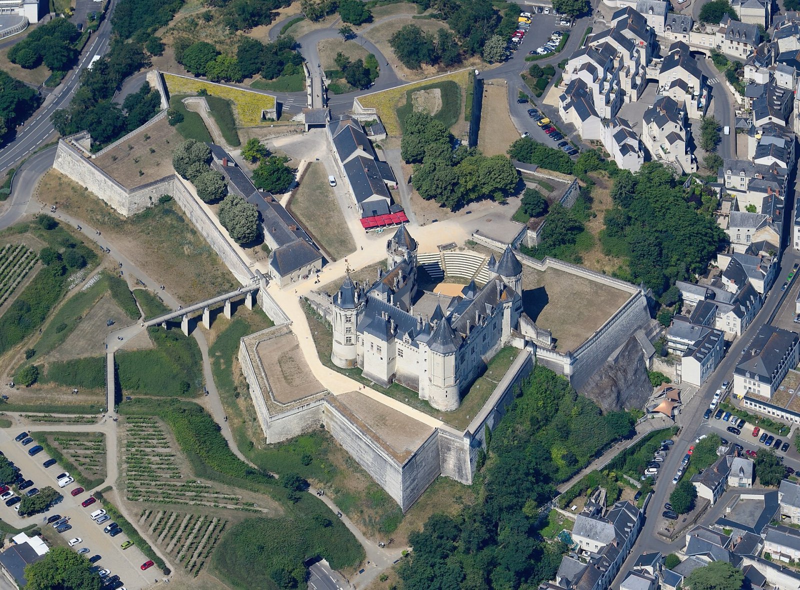 Entdecken Sie den Charme des Château de Saumur in Frankreich - Chouzé-sur-Loire | Secret World Trip Planner