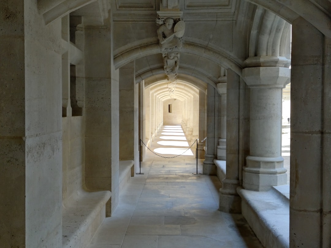 Entdecken Sie den Charme des Château de Pierrefonds in Occitanie - Pierrefonds | Secret World Trip Planner