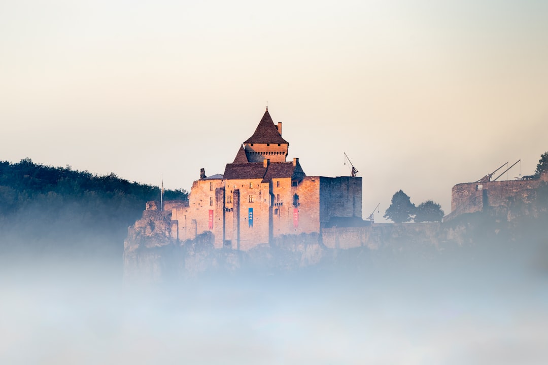 Entdecken Sie den Charme des Château de Castelnaud in Frankreich - Castelnaud-la-Chapelle | Secret World Trip Planner