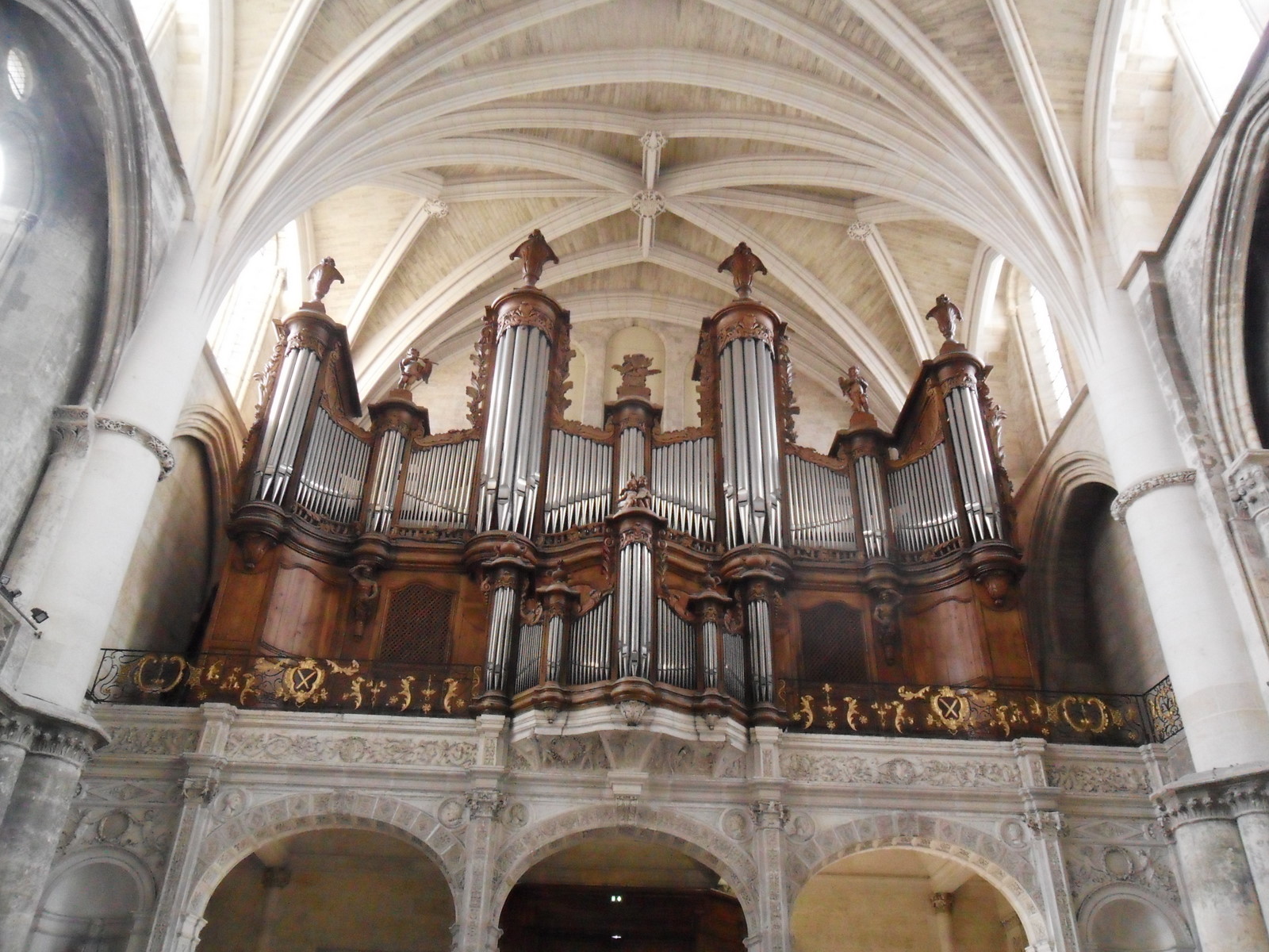 Entdecken Sie die Cathédrale Saint-André in Bordeaux: ein neoklassizistisches Juwel - Saint-Germain-et-Mons | Secret World Trip Planner