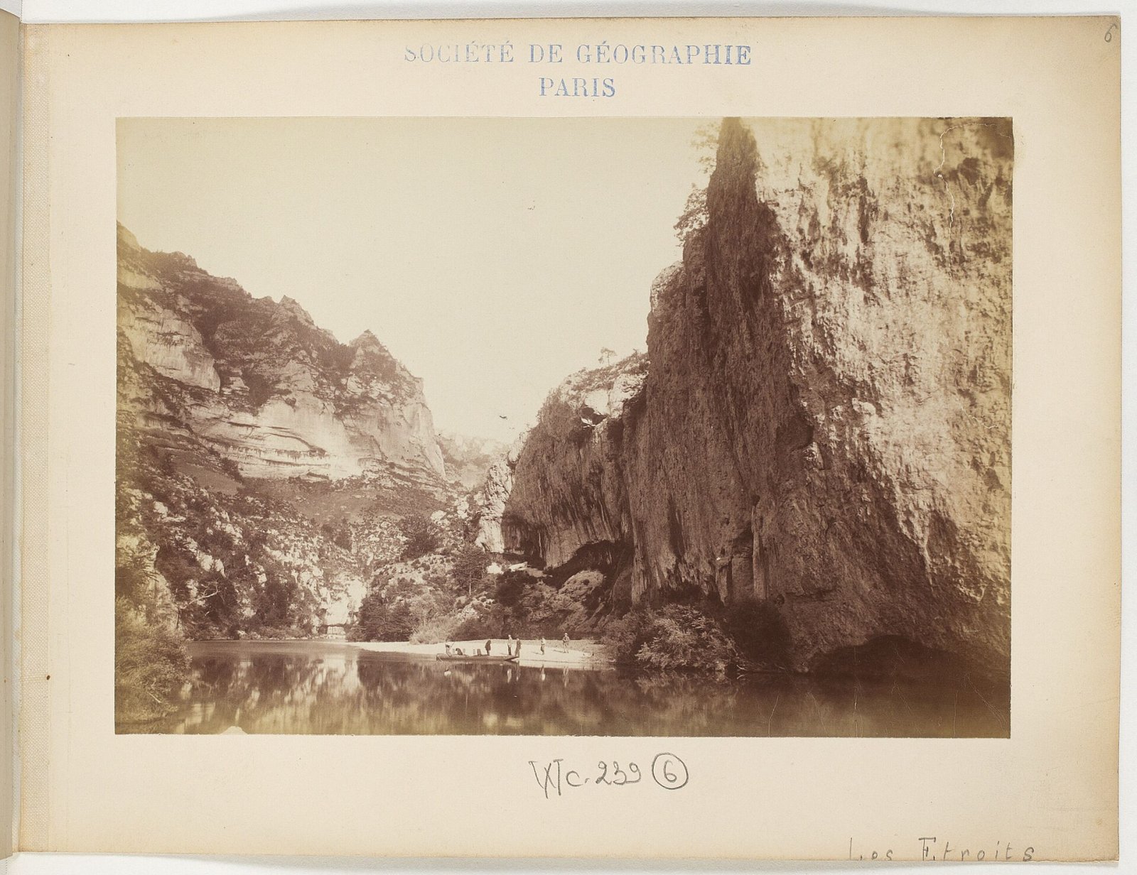 Scopri le Gorges de l'Aveyron a Saint-Antonin-Noble-Val - Saint-Antonin-Noble-Val | Secret World Trip Planner