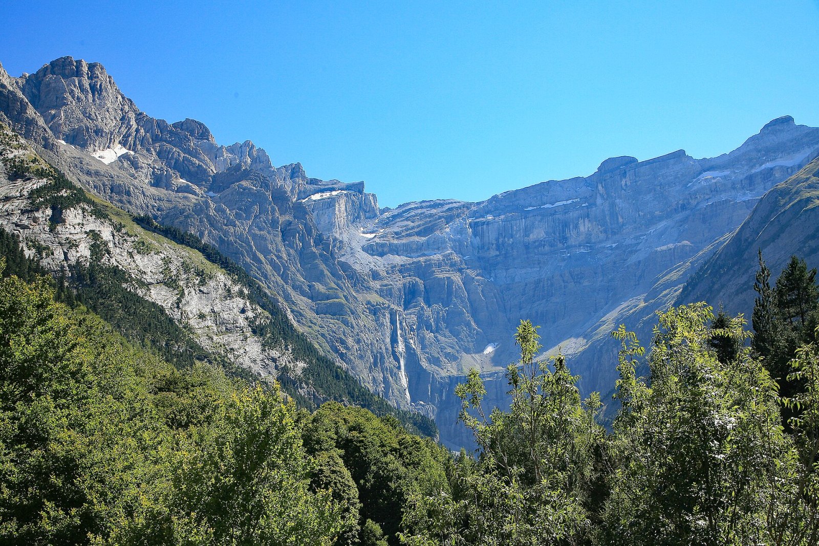 Entdecken Sie den Cirque de Gavarnie: ein Naturjuwel in Okzitanien | Secret World Trip Planner