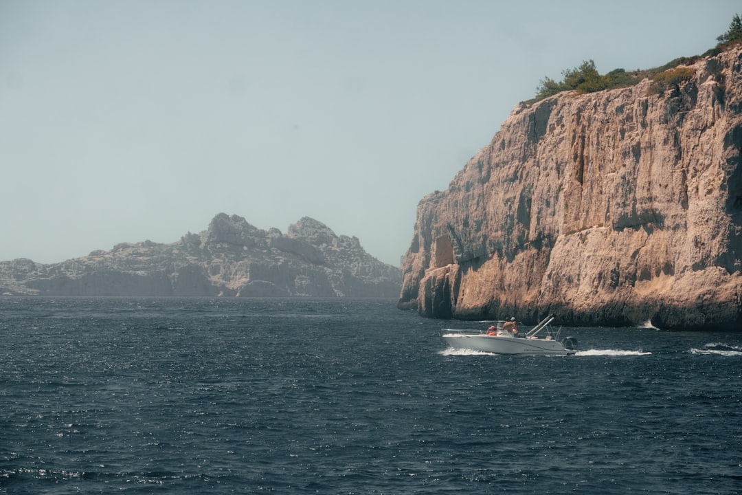 Discover the Phare des Baleines in Saint-Clément-des-Baleines - Noth | Secret World Trip Planner