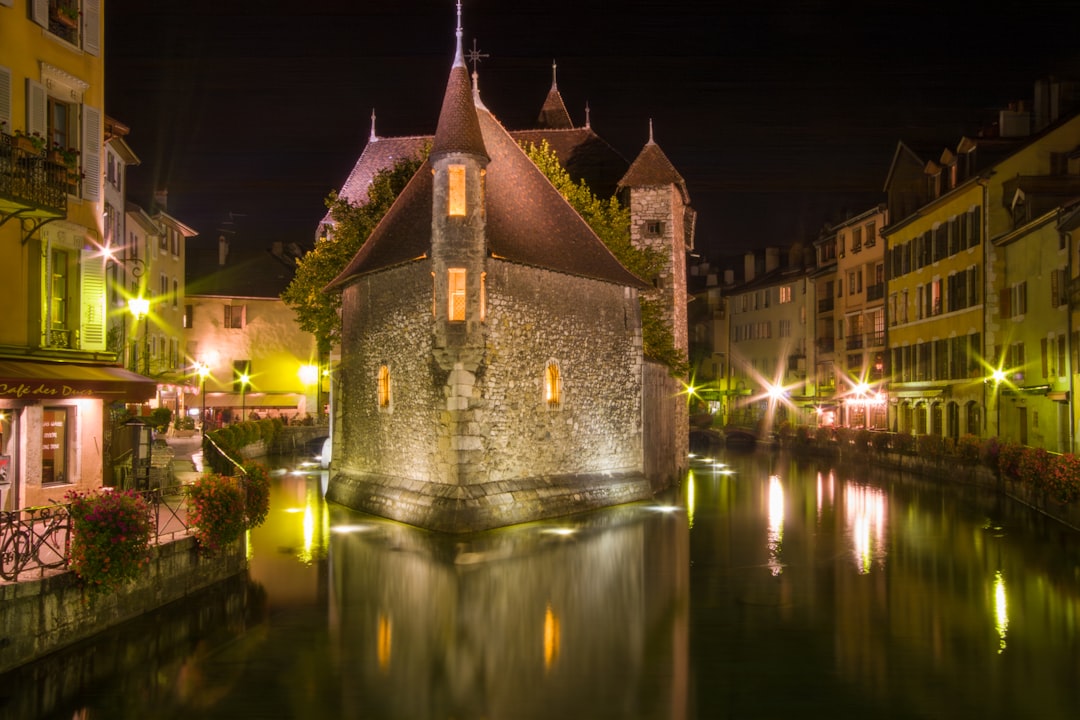 Entdecken Sie die Altstadt von Annecy: Geschichte und verborgene Schönheiten — Annecy