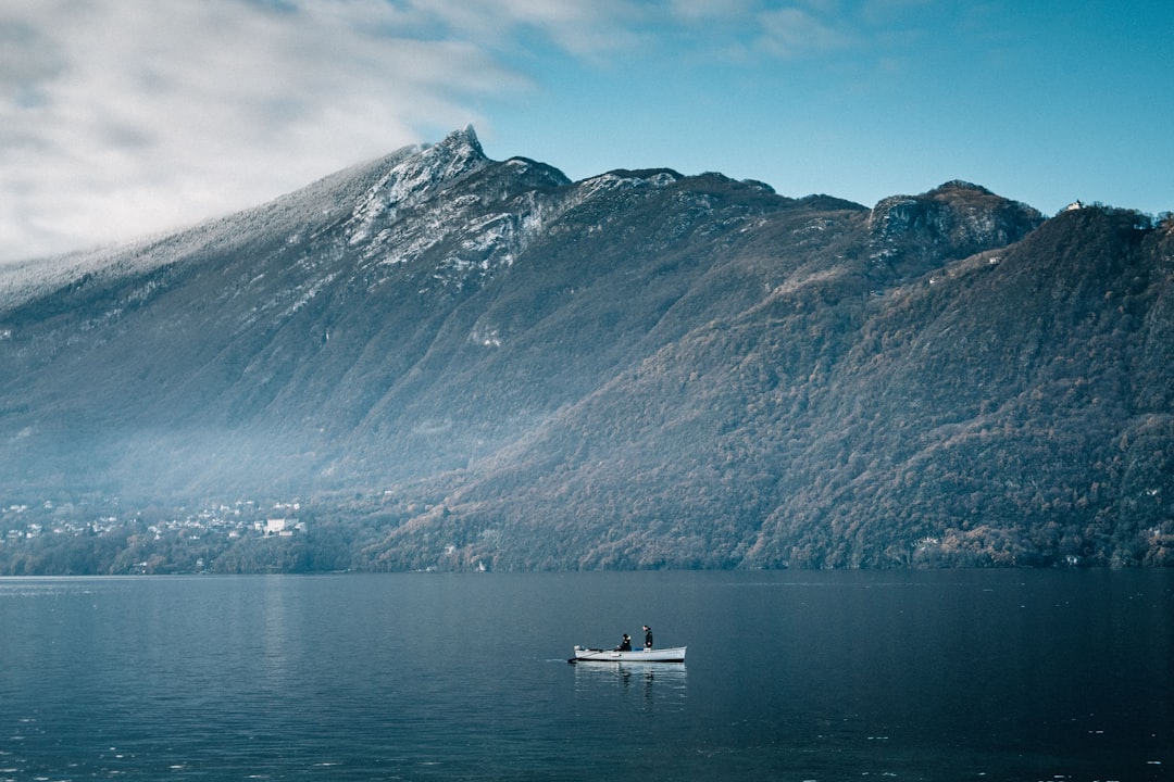 Lac du Bourget: Ein Naturjuwel in Aix-les-Bains — La Chapelle-du-Mont-du-Chat