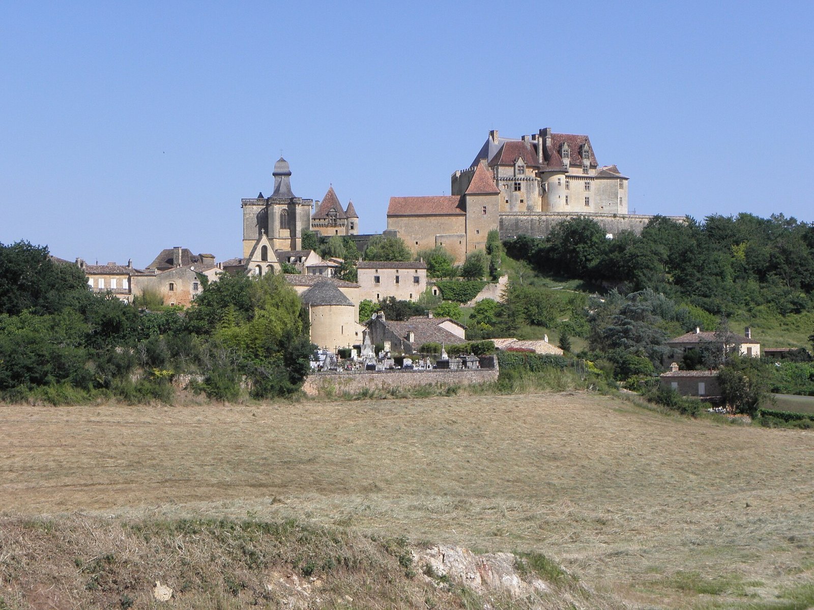 Château de Biron: History and Beauty of Nouvelle-Aquitaine - Biron | Secret World Trip Planner