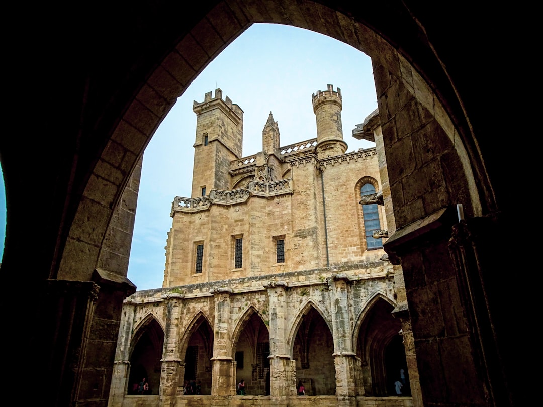 Entdecken Sie die Cathédrale Saint-Nazaire in Béziers: ein Juwel der Occitanie - Béziers | Secret World Trip Planner