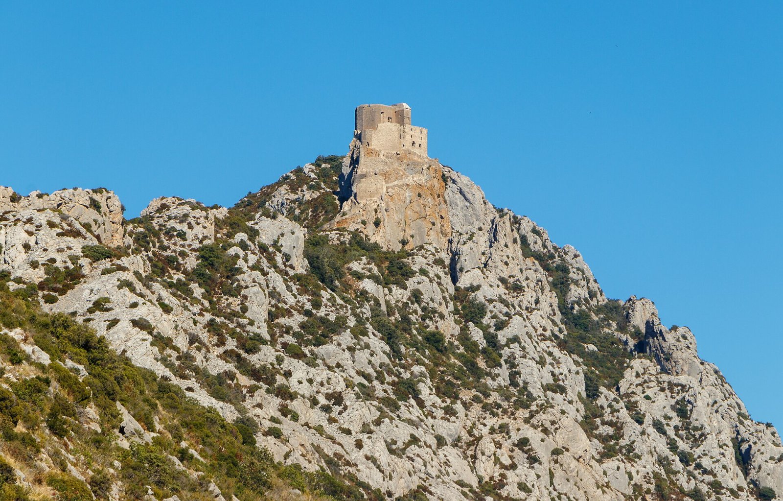 Scopri il fascino del Château de Quéribus a Cucugnan - Paziols | Secret World Trip Planner