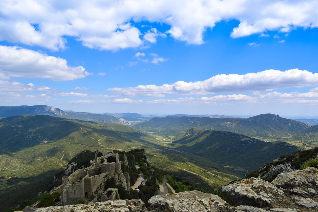 Scopri il Château de Peyrepertuse: un gioiello della storia occitana - Cucugnan | Secret World Trip Planner