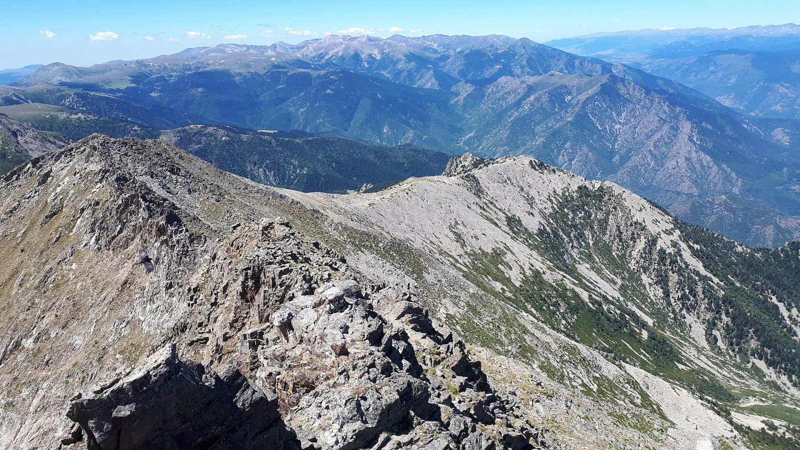 Scopri il Pic du Canigou: un gioiello naturale in Occitanie - Taurinya | Secret World Trip Planner