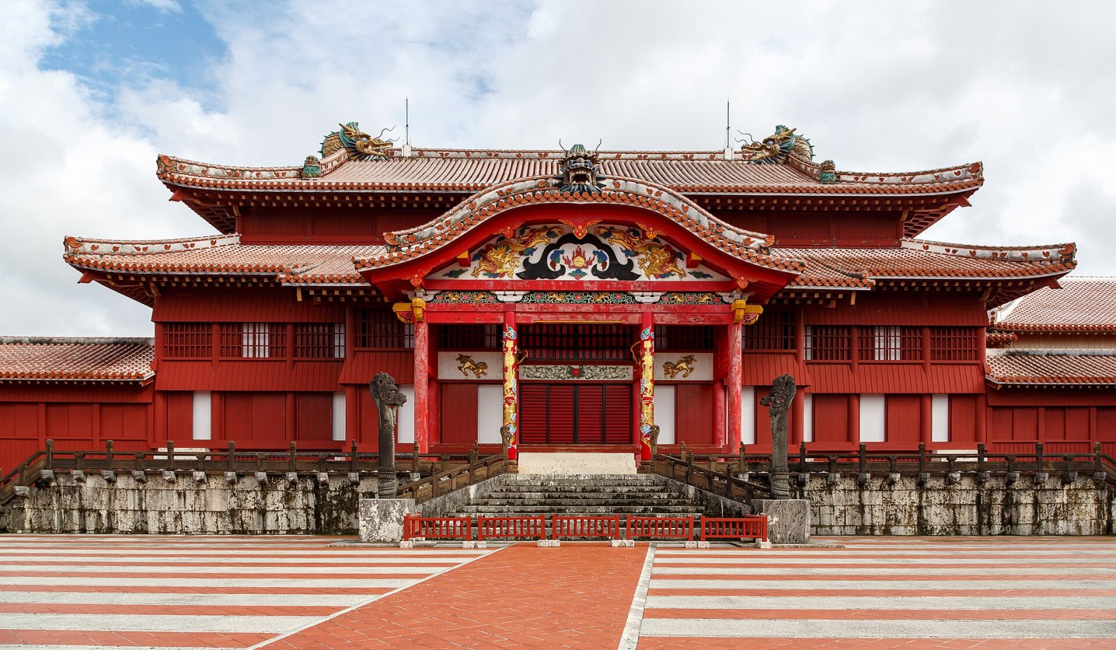 Shuri Castle: Eine Reise in die Geschichte von Okinawa — Naha