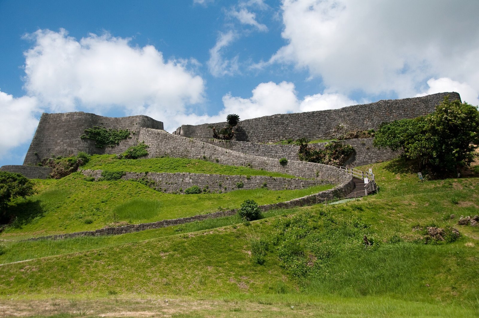 Discover the History of Katsuren Castle in Uruma, Okinawa — Uruma