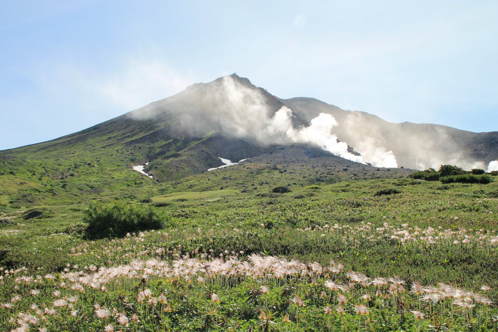 Entdecken Sie die Schönheit des Daisetsuzan-Nationalparks in Hokkaido - Higashikawa | Secret World Trip Planner